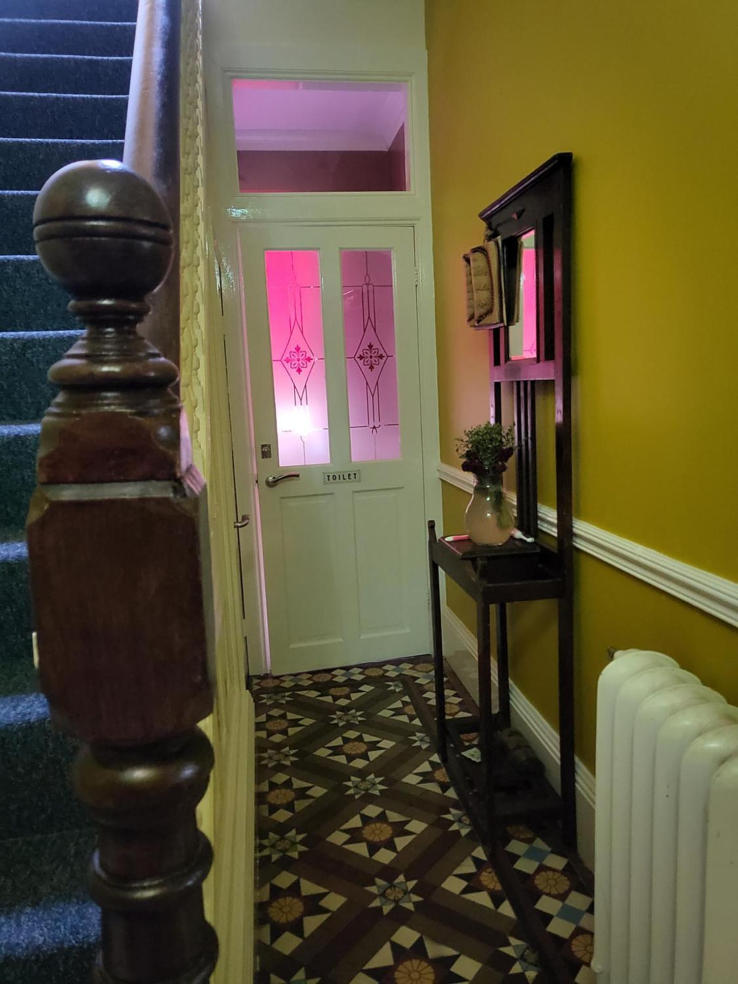 Haya Guest House Oldbury  Dış mekan fotoğraf