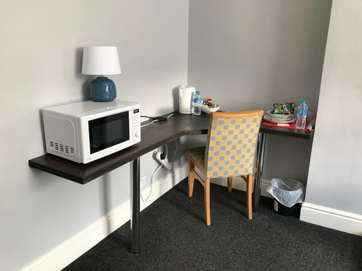 Haya Guest House Oldbury  Dış mekan fotoğraf